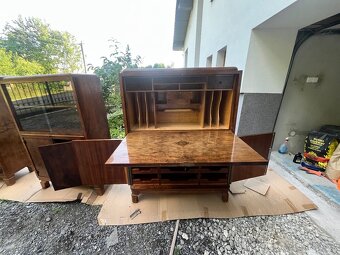 Sestava starožitného nábytku - 2