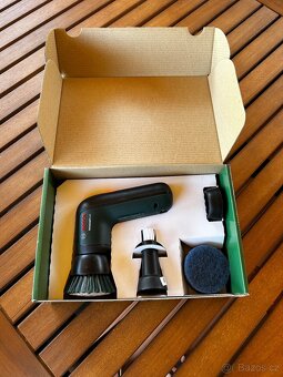 Kartáč BOSCH AKU UniversalBrush(3,6V X 1,5Ah) - 2