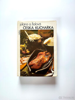 Česká kuchařka 405 stran + druhá zdarma - 2