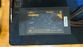 Zdroj nJoy Woden 650 - 2