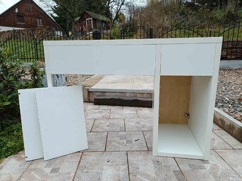 Počítačový stůl. - 2