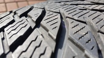 Zimní pneumatiky NOKIAN 235/40 R19 96V XL  2ks 7mm DOT 2022 - 2