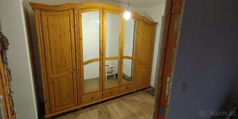 Velká dřevěná masivní skříň Jitona Arosa - 2