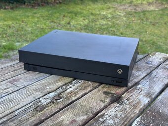 Xbox One X 1TB s ovladačem - 2