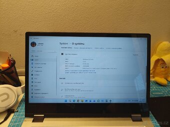 Dotykový notebook Lenovo 530 16/512 brašna, nabíječka - 2