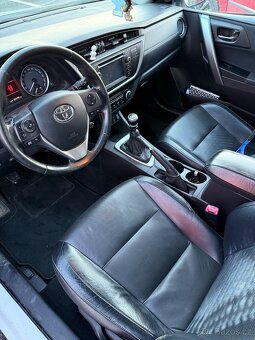 Toyota auris touring sport - 2