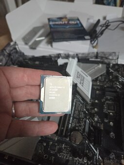 Zakladni deska ASUS s procesorem - 2