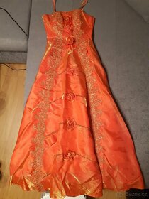 Oranžové plesové šaty - 2