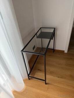 IKEA VITTSJÖ - Stůl na notebook, černohnědá/sklo, 100x36 cm - 2