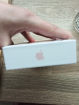 Apple iPhone 15 128gb rezervováno - 2