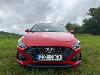 2022 Hyundai i30 combi - jako nový, v záruce - 2