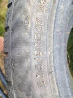 Pneu 205/50/17 - 2