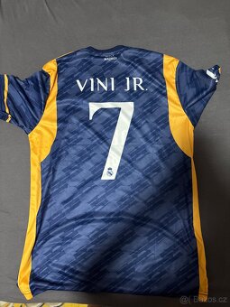 Prodam dres vinicius jr. Real madrid velikost L - 2