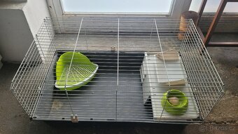 velika klec na kraliky s vybavenim atd. - 2