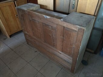 Starý kredenc - pouze horní část - 2