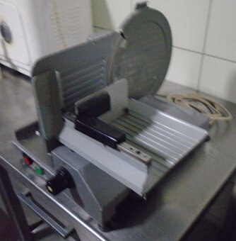 Nářezový stroj NS 301 Strojobal - 2