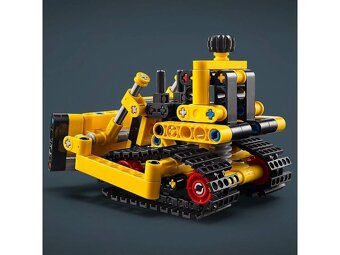 LEGO TECHNIC Výkonný buldozer - 2