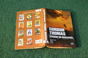 Knihy 2. svět. válka, armáda, vojenské 3.čast - 2