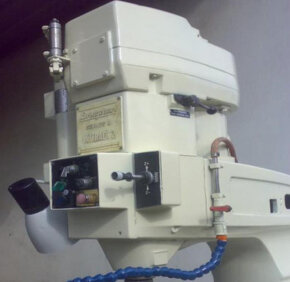 Frézky - univerzální Bridgeport TNC - 2