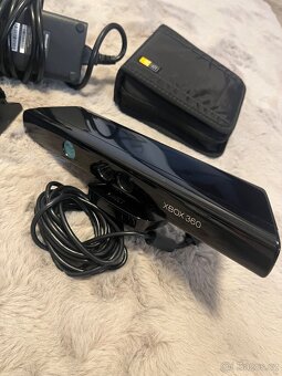 XBOX 360 + KINECT + 2 ovladače - 2