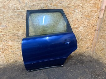 ZADNÍ LEVÉ DVEŘE AUDI A4 B5 KOMBI - 2