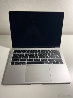 MacBook Air 13" Retina 2018 - i5, 8 GB RAM, 121 GB SSD - 2