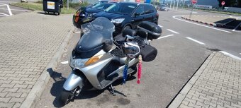 Suzuki Burgman 400 - 2