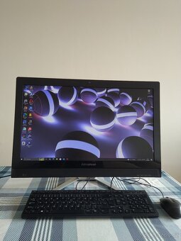 Počítač Lenovo all in one - 2