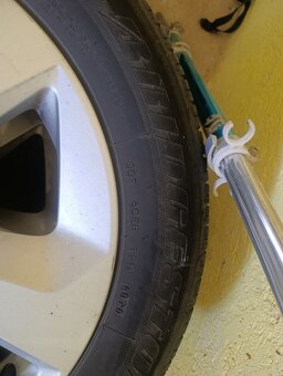 215/60 R17 Bridgestone - 2
