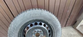 Zimní pneu 195/65r15 s plech. disky - 2
