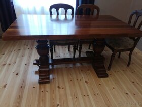 Prodám jídelní dřevěný stůl z masivu,6stylových židlí - 2