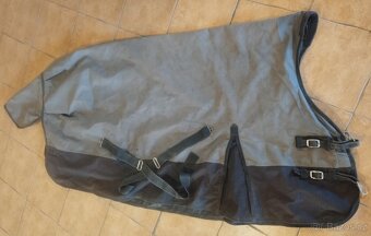 Deka výběhová HKM, s vyšším krkem, 0 g, 135cm - 2