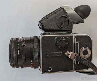 Středoformátový fotoaparát 6x6 HASSELBLAD a objektivy - 2