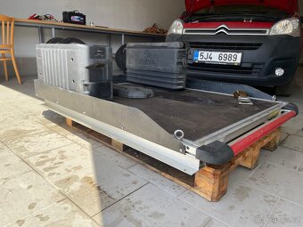 Toyota hilux Výsuvné plato + úložný box - 2