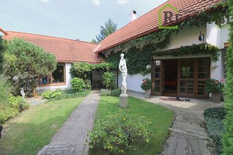 Prodej krásného rodinného domu s ateliérem v Nové Říši na V - 2
