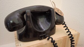 Starý telefon - 2