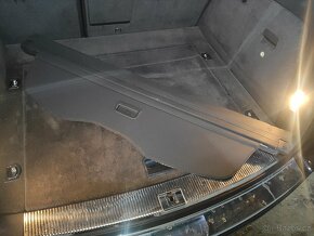 VW Touareg 2004 - roleta kufru - 2