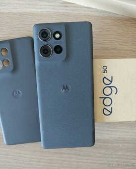 Motorola Edge 50 Koala Grey - 2