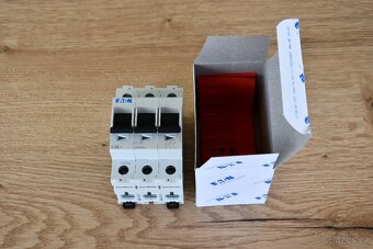 Prodám nový Spínač EATON IS-32/3 (Z-SE-32/3) 3TE - 2