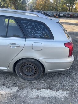 Toyota Avensis 2004 2.0 d4d 85kw - 2