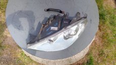 Levé přední xenonové světlo Peugeot 807 - 2