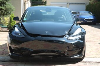 Tesla 3 AWD Long Range 12/23 - havarované - DPH - 2