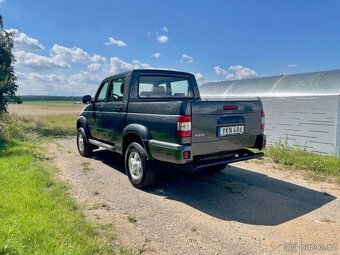 Moderní UAZ pickup - 2