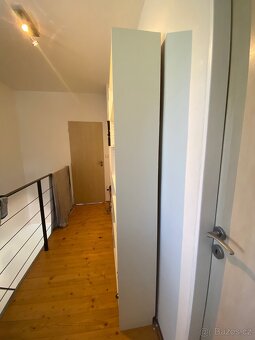 Bílá knihovna Billig IKEA - 2