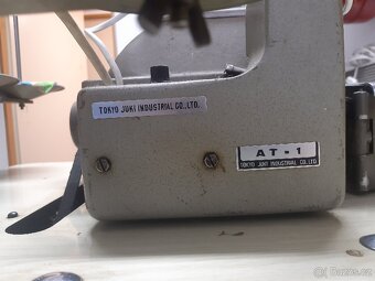 Průmyslový šicí stroj overlock JUKI - 2