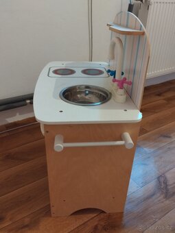 Domeček pro panenky + kuchyňka - 2
