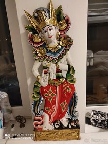 Bali tanečnice, dřevěný reliéf k zavěšení. - 2