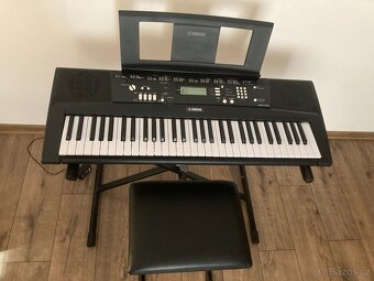 Yamaha keyboard EZ-220 - 2