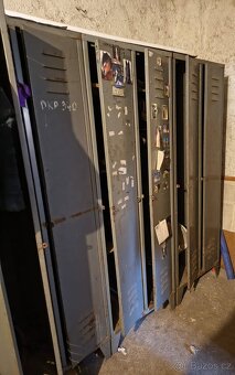 Šatní skříňky - 14 kusů, možno jednotlivě - 2