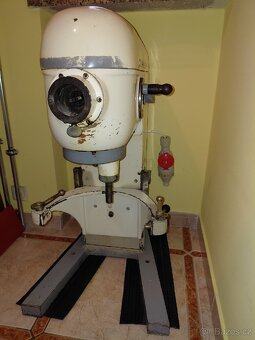 Kuchyňský robot - 2